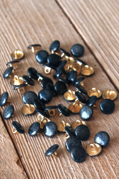 Bouton Shiny Vert Dark Lagune Eglantine et Zoé à coudre sur vos jupes, robes, chemises et blouses