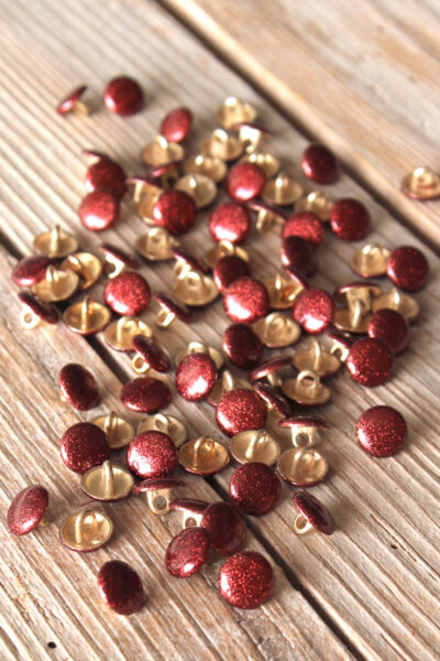 Bouton Shiny Terracotta Eglantine et Zoé à coudre sur vos jupes, robes, chemises et blouses