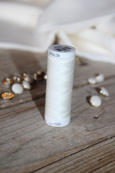 Fil a coudre nacre églantine et zoé assorti à nos tissus