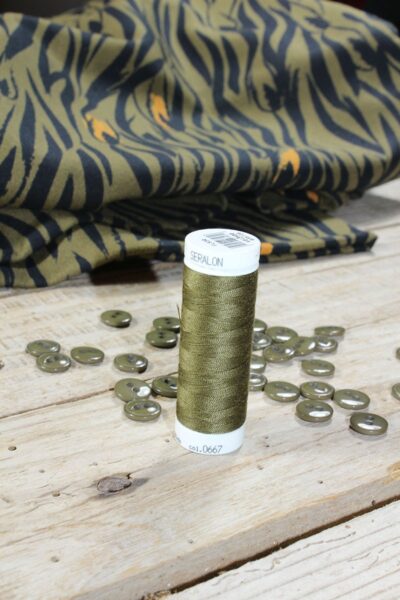 Fil a coudre vert kaki Eglantine et Zoe