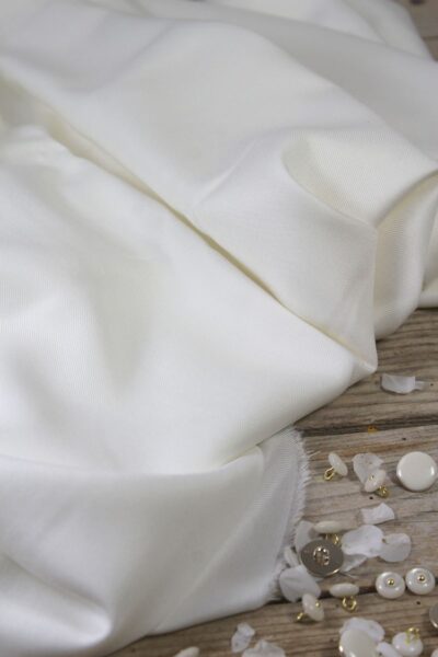 Tissu Nacre Sergé de Viscose Eglantine et Zoé Made in Portugal