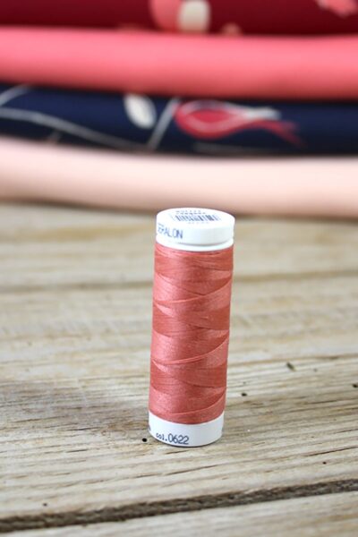 Fil à coudre corail Eglantine et Zoé