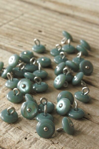 Boutons Perla Vert Sauge Eglantine et Zoe a coudre