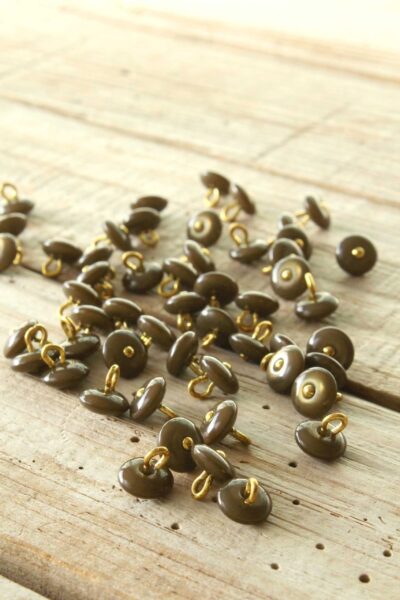 Boutons Perla Kaki Eglantine et Zoe a coudre