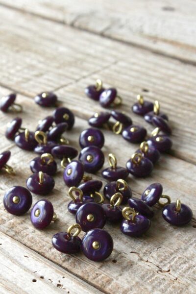 Boutons Perla violet Eglantine et Zoé à coudre