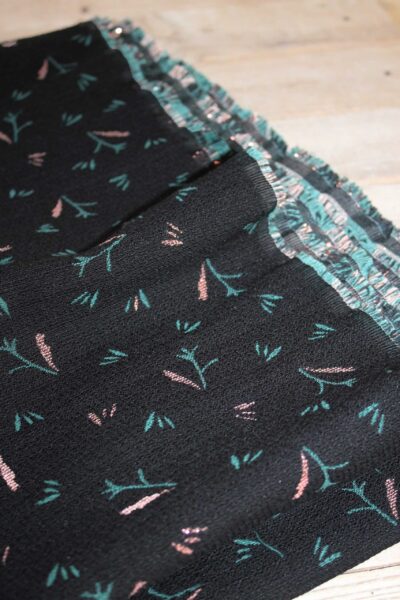 tissu jacquard ramo noir eglantine et zoe pour coudre vos manteaux shorts vestes jupes hiver automne printemps