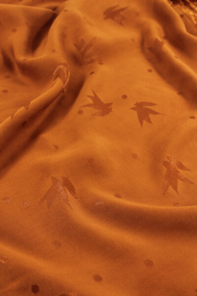 tissu jacquard de viscose streli caramel églantine et zoé à coudre